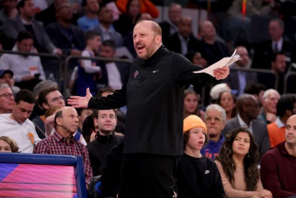 mk体育入口-泰伦-卢：锡伯杜留任与否取决于尼克斯能否跨过凯尔特人这一关